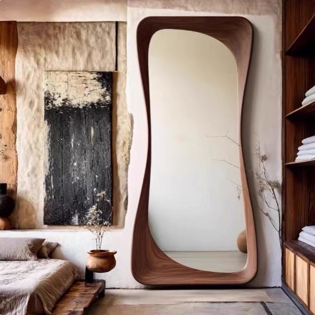 Furniture And Hardware Store - Miroir sur pied de style médiéval,